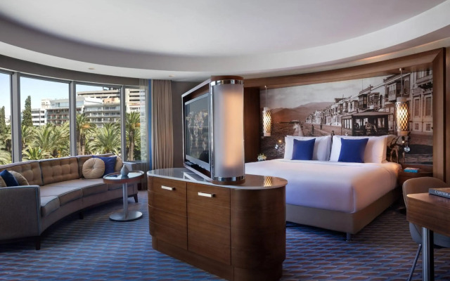 Renaissance Izmir Hotel
