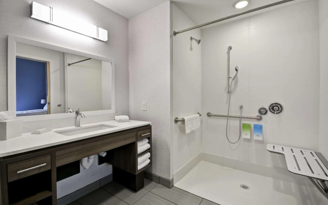 Home2 Suites by Hilton Blue Ash Cincinnati