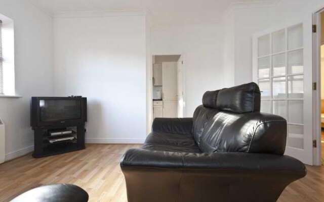 Elegant Zone 2 London Apartment
