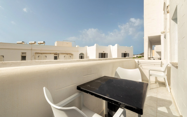 Stratos Studios & Apartments