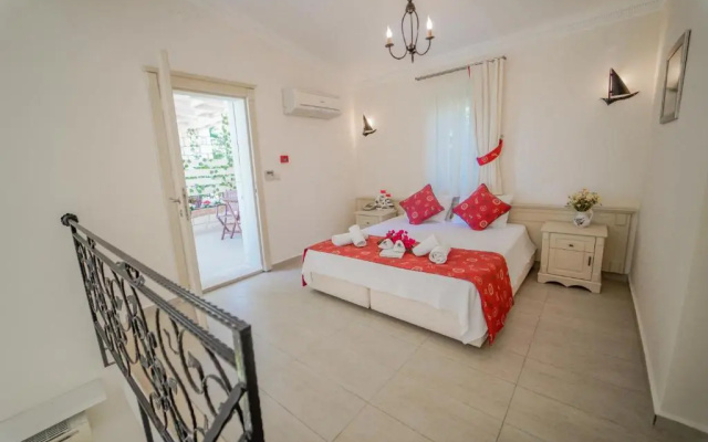 Alacati Marina Palace Otel