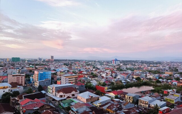 White And Cozy Studio At Vida View Makassar Apartment