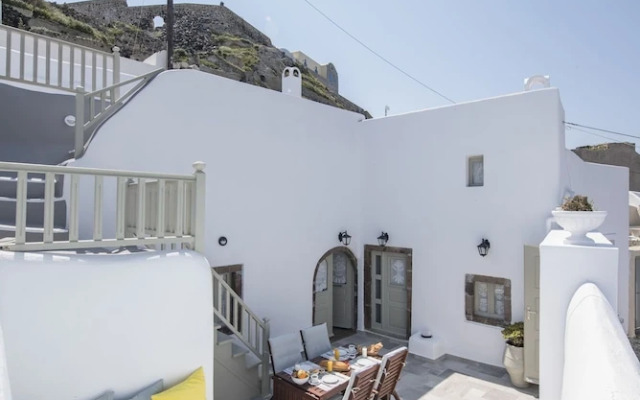 Santorini 180 Degrees