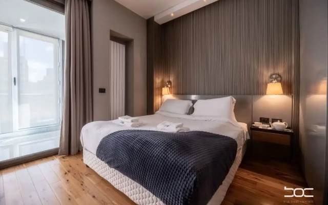 Monot Suites