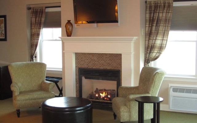 Union Bluff Hotel & Meeting House