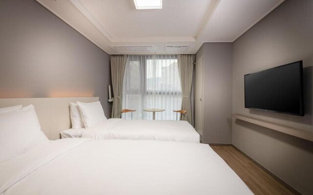 Sollago Myeongdong Hotel & Residence