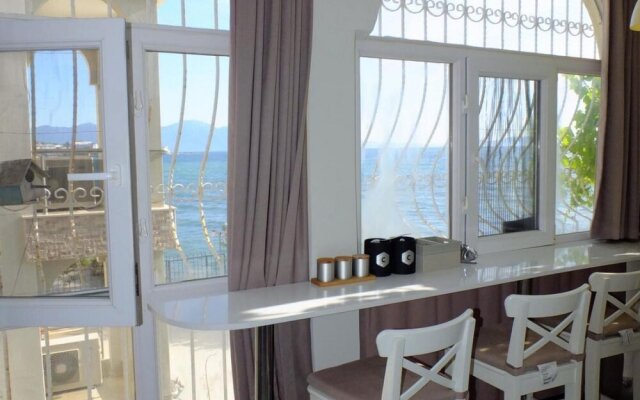 Amazing House With Balcony and Mesmerizing View Right Next to the Sea in Kusadasi