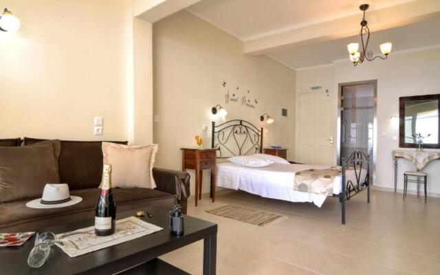 Golden Fox Studios and Suites
