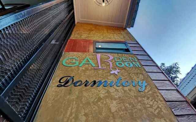 Gardenroom Home Stay And Cafe Suvarnabhumi