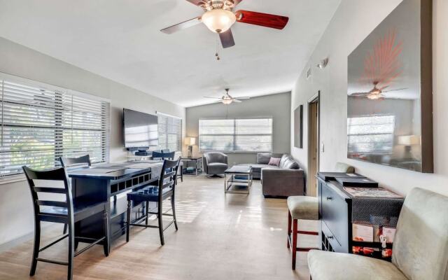 Modern Fort Myers Bungalow