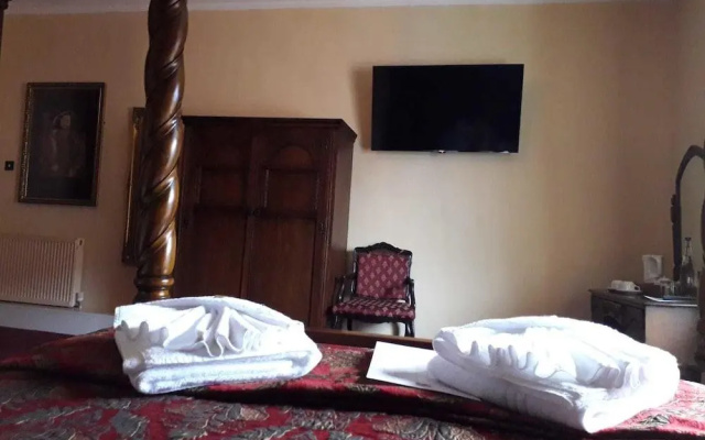 The Red Lion Hotel