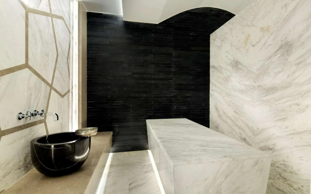 DoubleTree by Hilton Hotel Istanbul - Piyalepasa