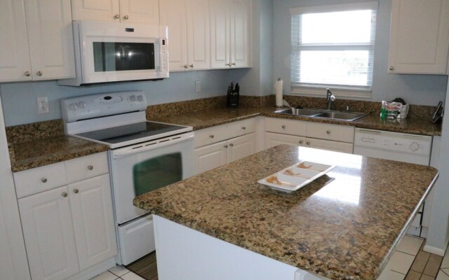 Jamaica Royale 204 - 2 Br Condo