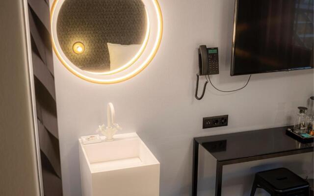 Bloom Hotel & Bar