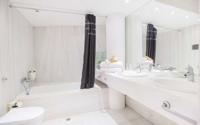 Perfect Athenian Villa
