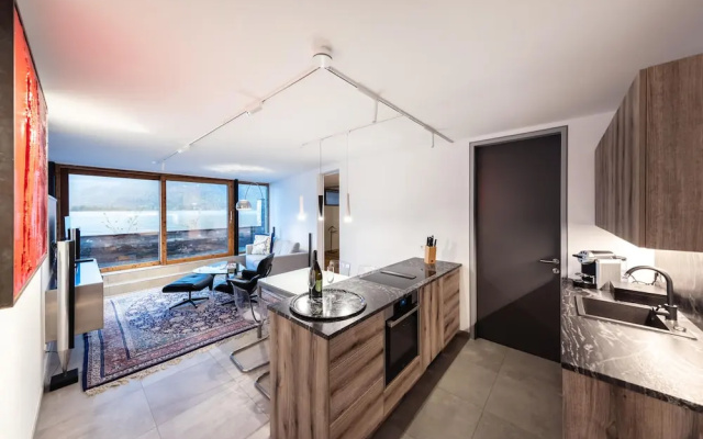 Lakefront Suite 148