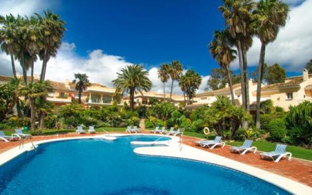 First line townhouse Venalmar