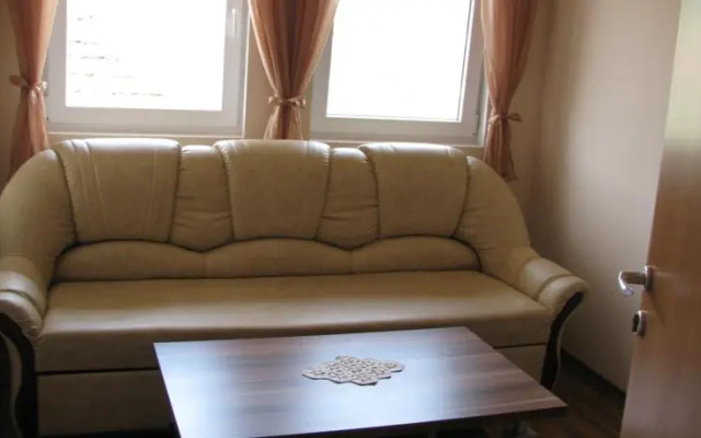 Guest House Roden Dom