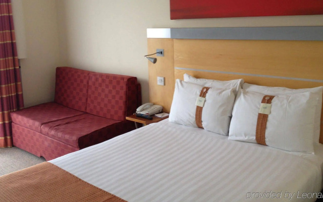 Holiday Inn Express London-Epsom Downs by IHG