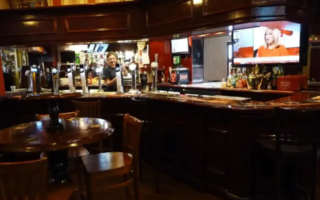 Shanahans B&B with Sports Bar