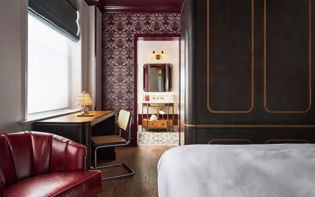 Fidelity Hotel