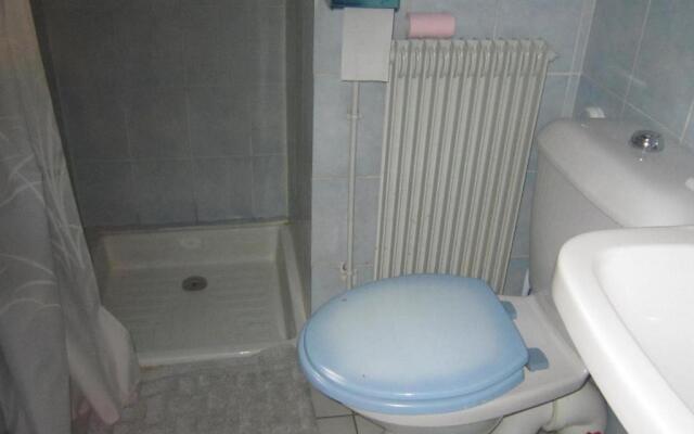 Gîte Saint-Germain-des-Fossés, 5 pièces, 8 personnes - FR-1-489-248