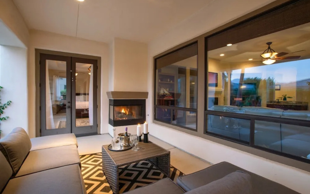 Palisades by Avantstay Gorgeous Backyard w/ Pool, Spa & Games