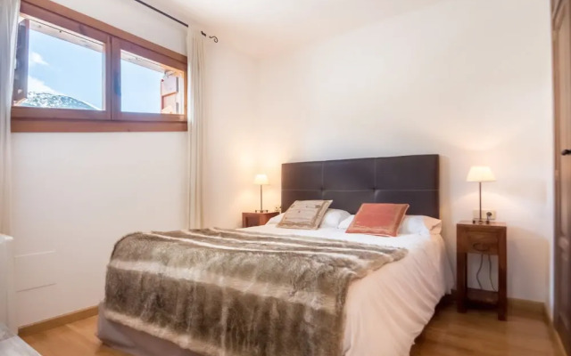 Esquirol Apartments