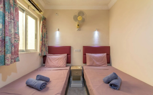 Pool and Sea, charming Merill Apart 5