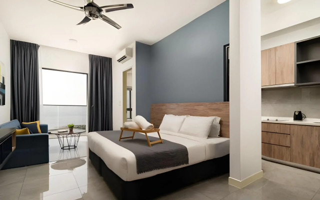 Imperio Residence Seafront by Perfect Host