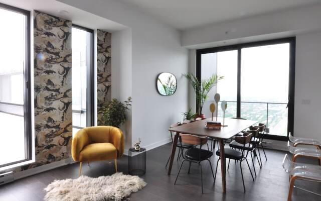 Tour des Canadiens Penthouse by Hometrotting