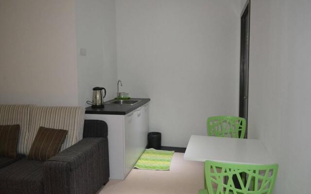 Apple 1 Hotel Queensbay