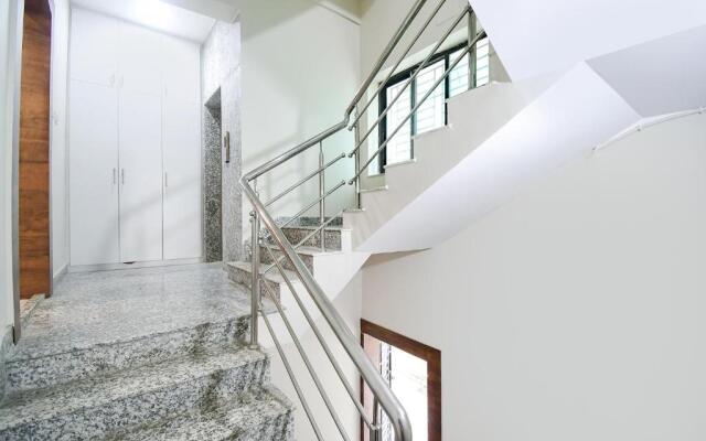 Fabhotel Dak Plaza