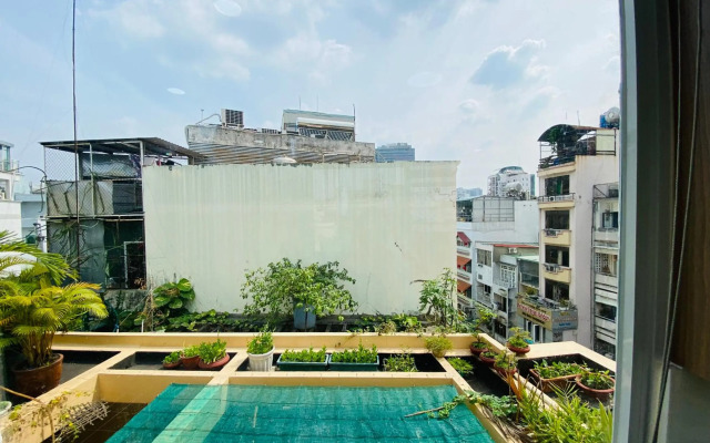 Home Away Homestay, City Center, D1