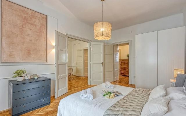 Spacious Apartment In Heart Of Zagreb