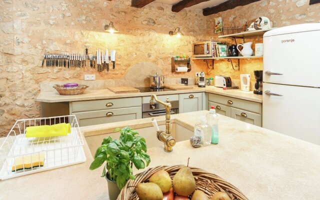 Detached, Characteristic House in Nature Near Saint-cirq-madelon