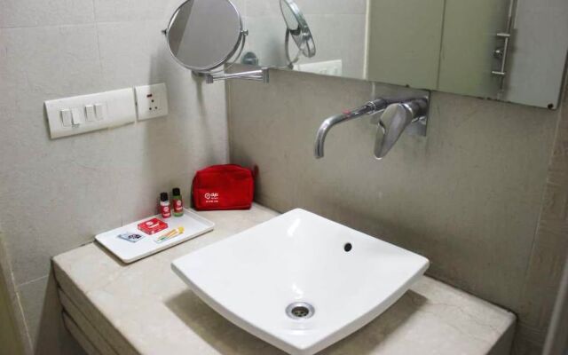 OYO 557 Hotel Lavish Inn