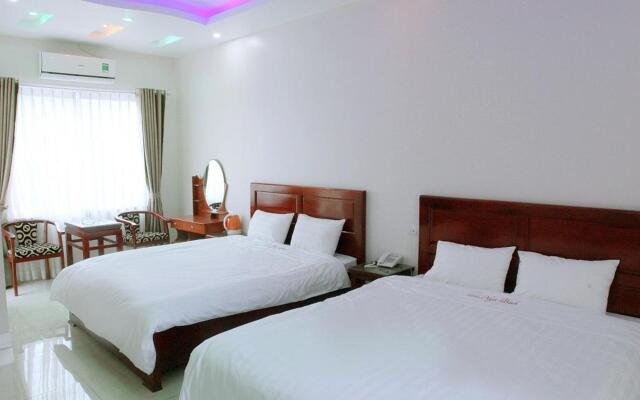 Ngoc Bach Hotel