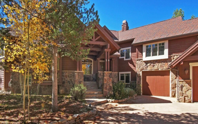 Marksberry Lodge 4 Bedrooms 5.5 Bathrooms Home