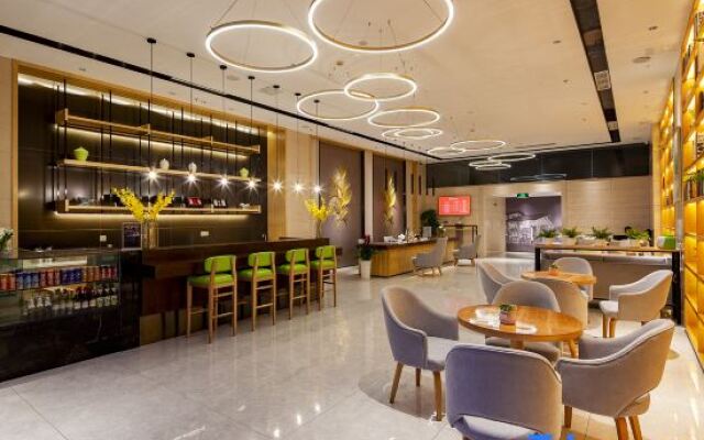 Home Plus Hotel (Chengdu Shuangliu Airport)