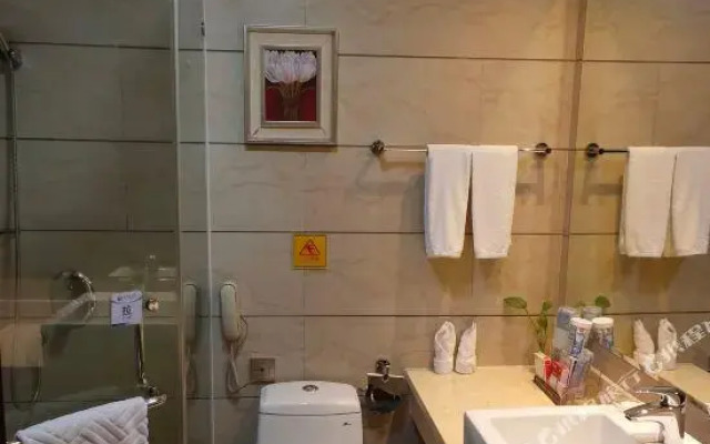 Huayun Hotel
