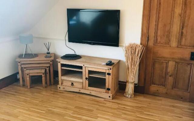 Attractive Town Centre Flat