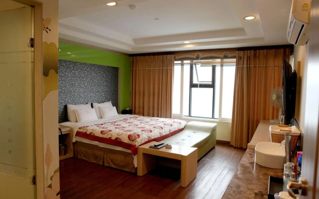 V Hotel