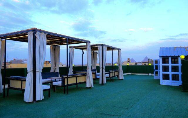 Fabulous View Pyramids Inn