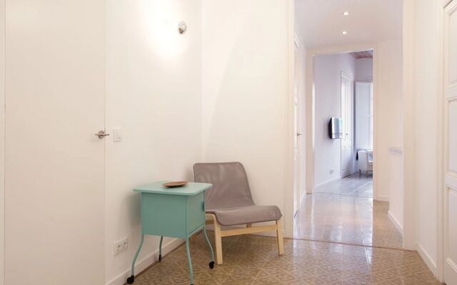 Modernist Flat - Sagrada Familia