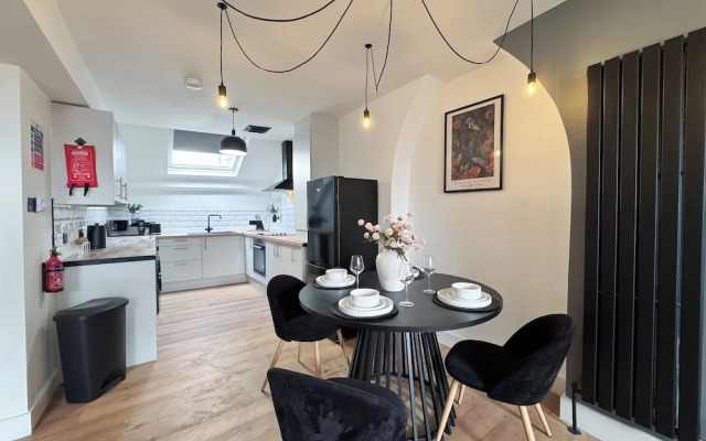 2 Bedroom Queen Street