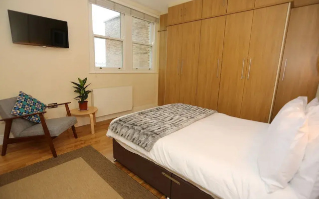 3 Beds 2 Baths Penthouse