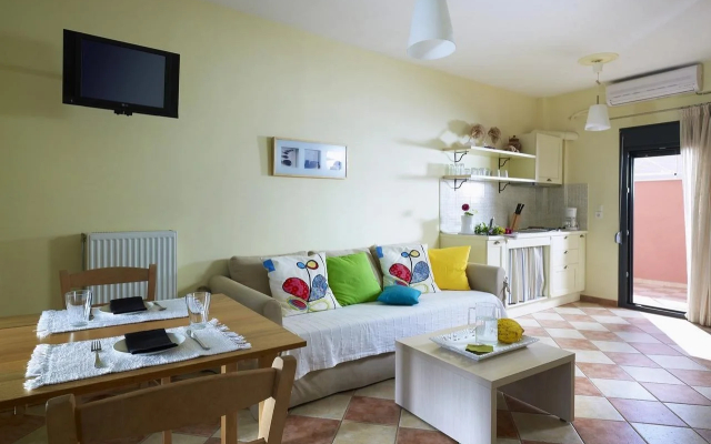 Aeolis Apartments & Studios