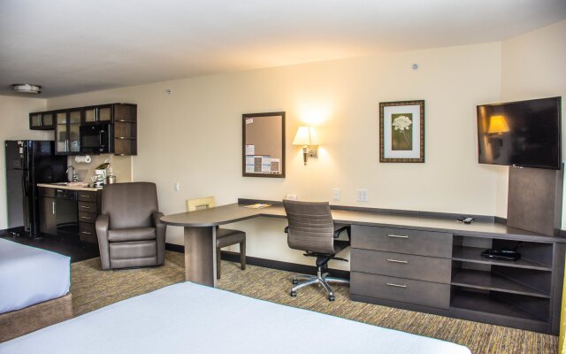 Candlewood Suites : Overland Park - W 135th St by IHG