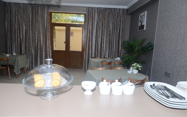 Global Hotel
